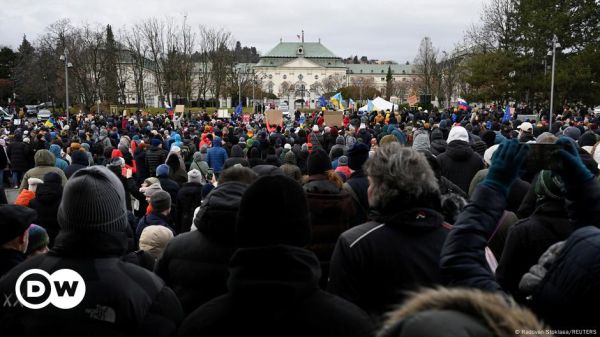 Массовый протест в Словакии в поддержку Украины против премьер-министра Фицо