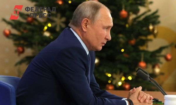 Путин поздравил с Рождеством и отметил роль семьи и религии