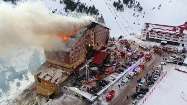 Пожар на горнолыжном курорте в Турции унес жизни 66 человек