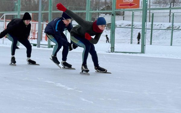 Тренировки юных конькобежцев под руководством Инны Филипповой