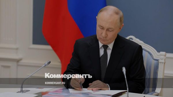 Президент России наградил жителей Татарстана за достижения в различных сферах