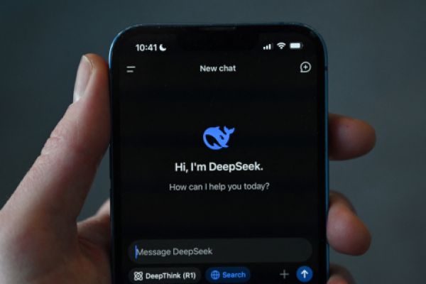 Итальянские власти проверяют DeepSeek из-за опасений по безопасности данных