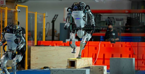 Сотрудничество Boston Dynamics и Института робототехники для обучения робота Atlas