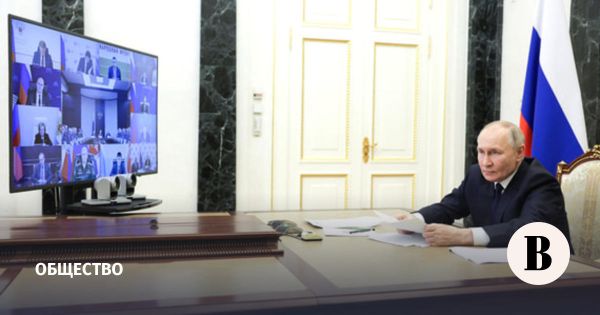 Путин предлагает внедрить индивидуальные учебные планы для работающих студентов