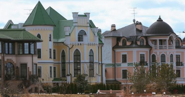 Снижение цен на элитные загородные дома в Подмосковье впервые за четыре года