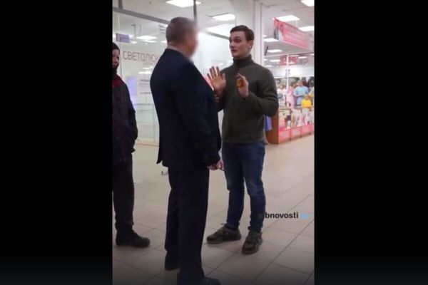 Блогер Анатолий Качаев подвергся нападению охранника в торговом центре