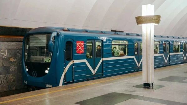 Нарушение работы метро в Петербурге из-за инцидента с пассажиром