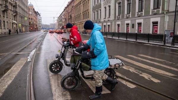 Предложения петербургских депутатов по регулированию движения курьеров на электровелосипедах