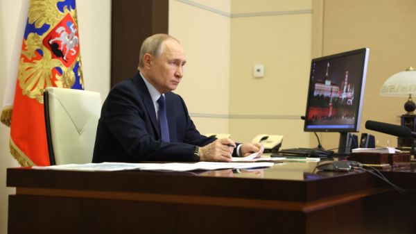 Поздравление Путина ветеранам Сил специальных операций