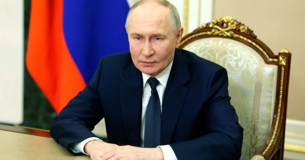 Путин поручает ФСБ усилить защиту границ России и бороться с терроризмом