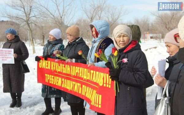 Митинг за достойную жизнь женщин в Алматы: основные темы и проблемы