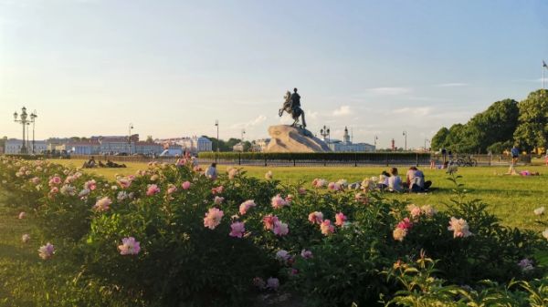 Туризм в Санкт-Петербурге достигает новых высот в 2023 году