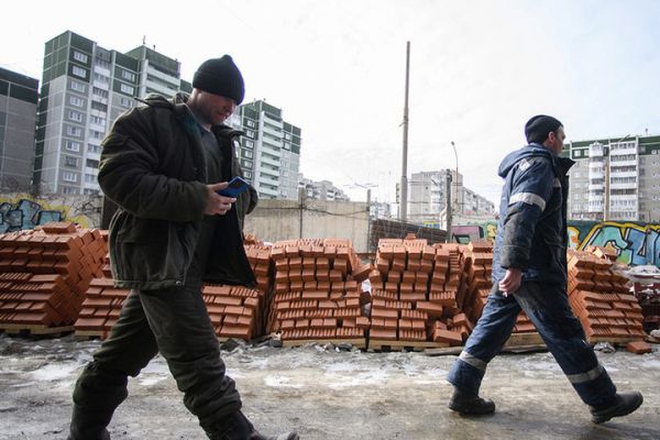 Проблемы с выдачей жилищных сертификатов мигрантам привели к проверкам в России