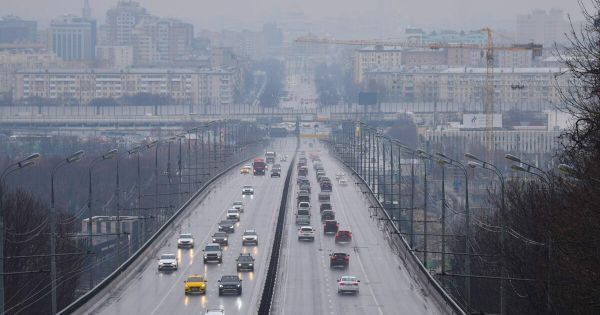 Советы водителям по выбору парковки перед штормом в Москве