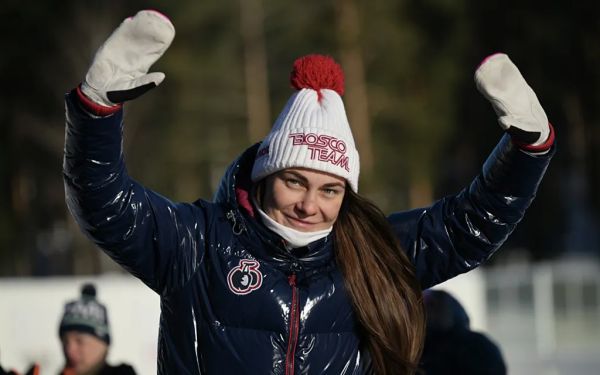 Анастасия Кулешова победила в скиатлоне на чемпионате России по лыжным гонкам