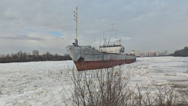 Сухогруз Светлый 22 не угрожает экологии после инцидента