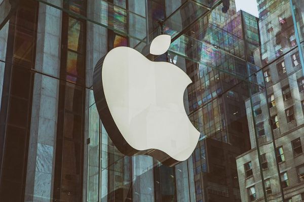 Корпорация Apple под угрозой: действия властей США и внутренние проблемы