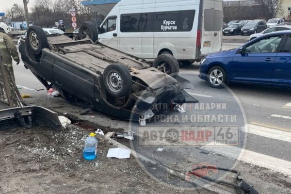 Дорожно-транспортное происшествие в Курске: столкновение автомобилей и другие происшествия