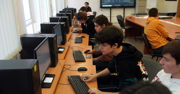 Преподаватели будут обучаться искусственному интеллекту в «Школе 21»