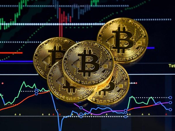 Биткойн на пути к 100000 долларов с перспективой роста до 115000