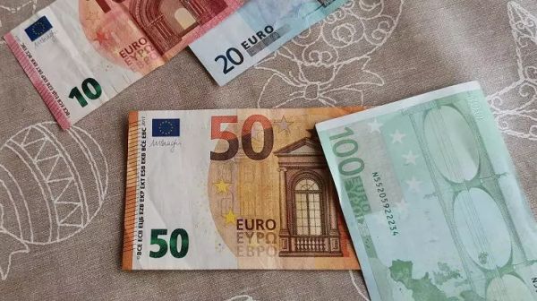 Соревнование долларов и евро на фоне глобальных экономических изменений