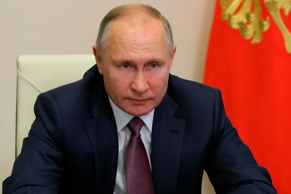 Путин о преемственности власти и доверии народа в документальном фильме
