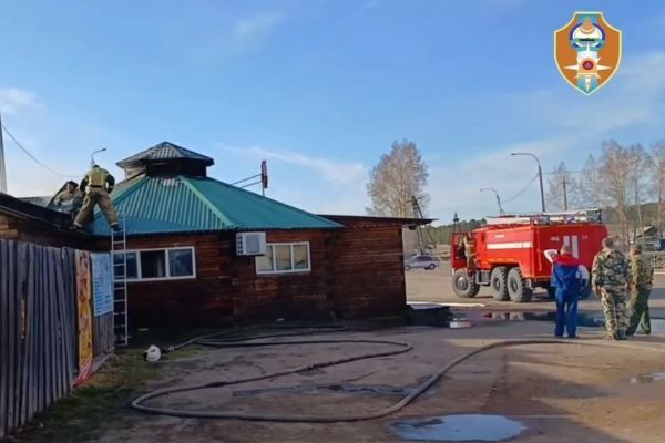 Пожар в кафе «Арюун»: спасены от взрыва 13 газовых баллонов