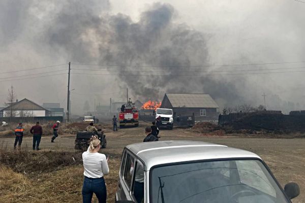 Пожары в Братском районе Иркутской области: сильный ветер усугубляет стихийное бедствие