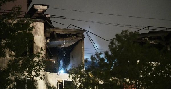Масштабный пожар в Москве после мощного взрыва