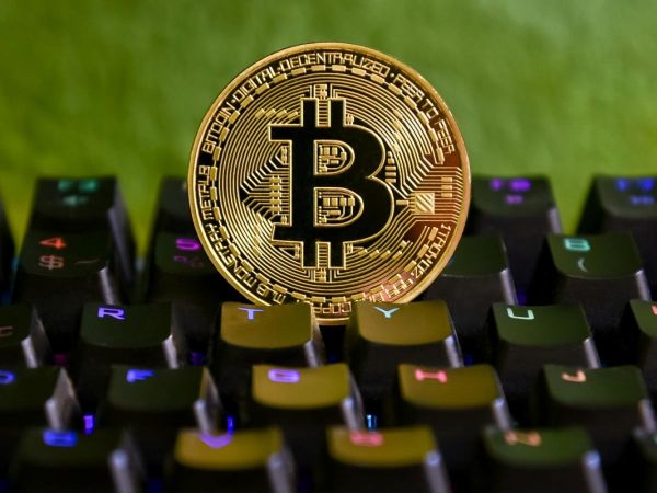 Запуск проекта 21millioncom Чарли Шрема для возрождения биткоин-крана
