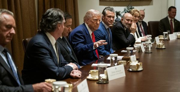 Трамп предлагает 100% пошлины на импорт фильмов для спасения киноиндустрии США