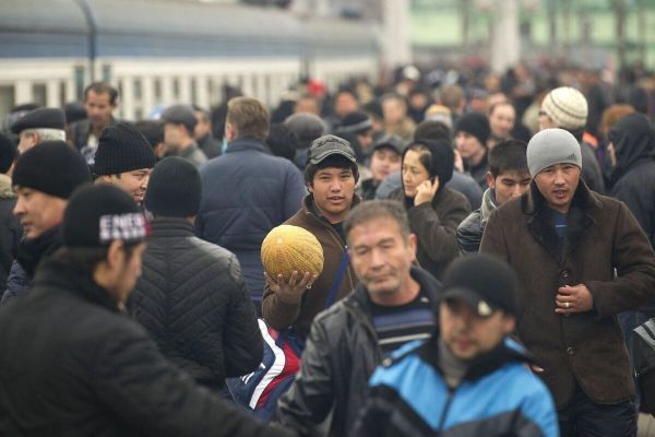 Продление срока урегулирования миграционного статуса иностранцев в России до 2025 года