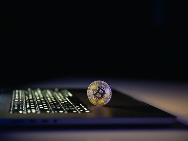 Биткойн снова на уровне 100000 долларов и привлекает институциональных инвесторов