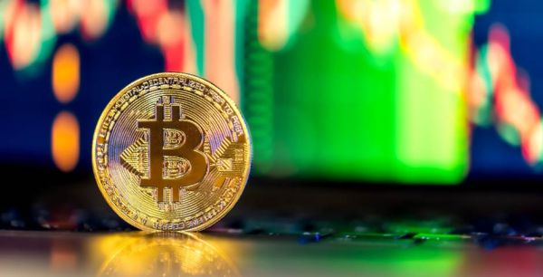Резкое падение цен на биткойн привело к ликвидации трейдеров на $1,36 миллиарда