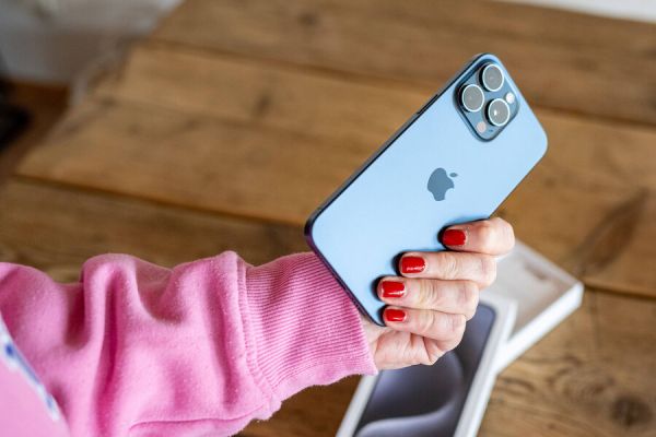 Снижение цены на iPhone 15 Pro в России до 80 тысяч рублей