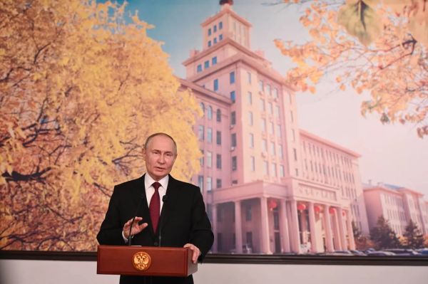 Путин: безработицы в России практически не существует