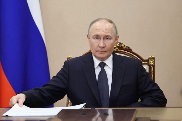 Путин и Трамп обсуждают мирный договор с Киевом