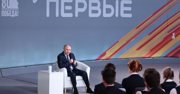 Путин встретился с создателями фильма о Брестской крепости