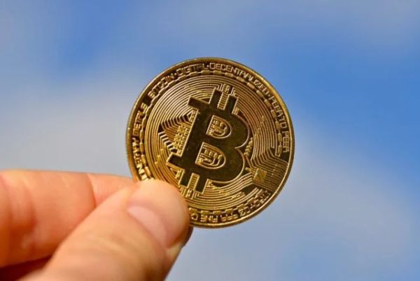 Криптовалютный рынок биткоина демонстрирует уверенный рост