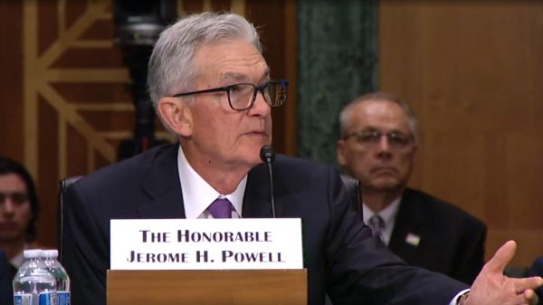 ФРС США сохраняет стабильные ставки в условиях устойчивой инфляции