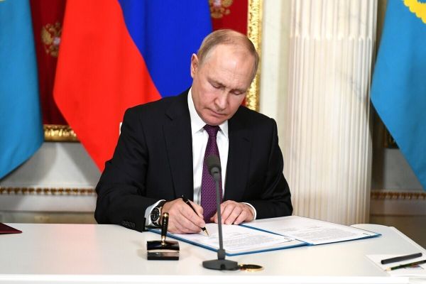 Путин поручил улучшить контроль за водителями без ОСАГО