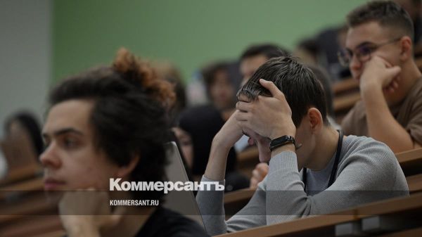 Госдума приняла законопроект об ограничении платных мест в вузах