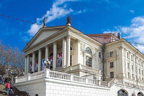 Отмена гастролей Театра Вахтангова в Севастополе как культурная проблема