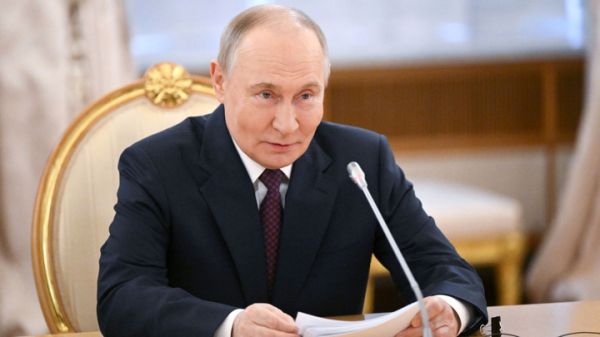 Путин проводит параллели между подвигом Гастелло и новыми героями России