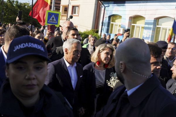 Инцидент на выборах в Румынии кандидатов Симиона и Джорджеску на участке