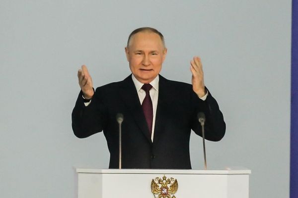 Путин о важности живого общения и личных взаимодействий