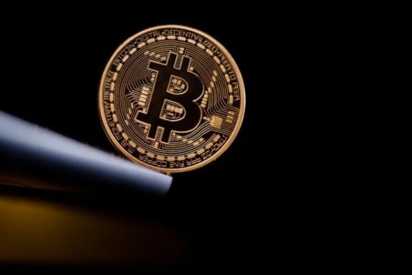 Анализ состояния рынка биткоина в условиях экономической неопределенности
