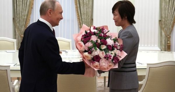 Путин разрешил использование Аурус вдове Абэ для мероприятия в Москве