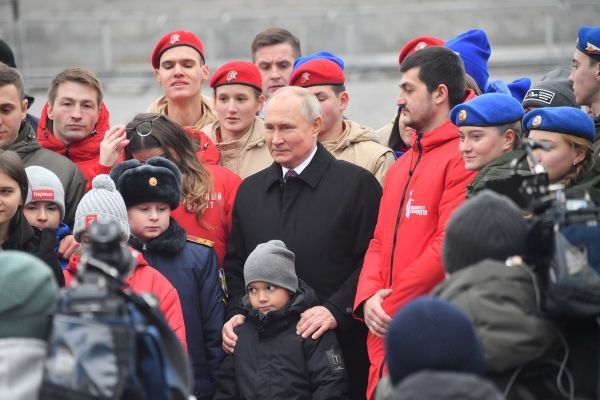 Важность воспитания детей и укрепление семейных ценностей в обращении Путина