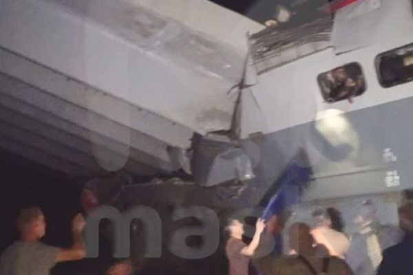 Обрушение моста и сход поезда в Брянской области